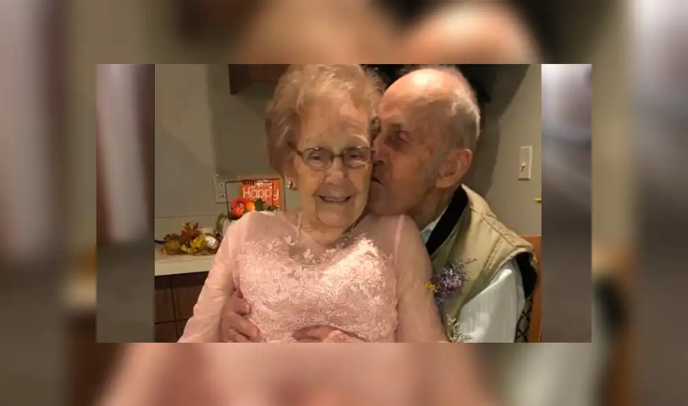 En YouTube, un anciano quiso sorprender a su esposa en el día de su aniversario y tuvo una sentimental reacción.