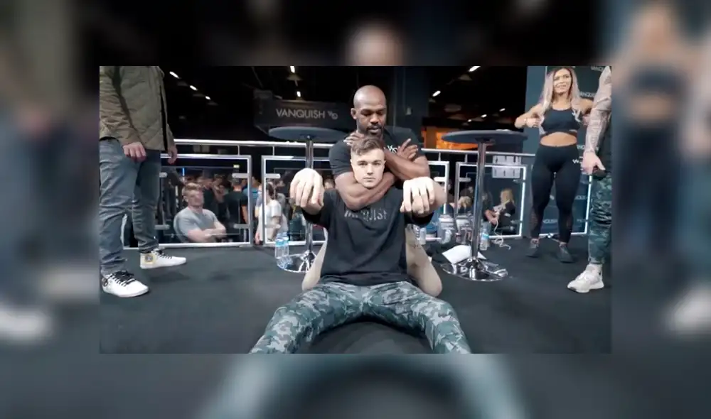 Luchador de UFC estrangula a fan frente a testigos y al final ocurre lo impensando [VIDEO]