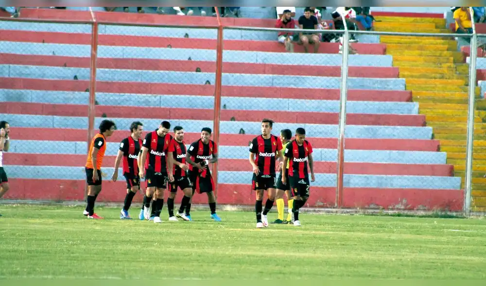 LÍDER. Iberico ingresó en el segundo tiempo y festejó otra vez con un golazo de cabeza. Melgar es candidato al título del Apertura.