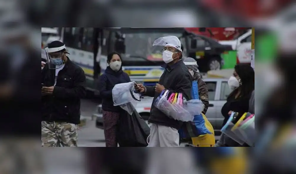 Vendedores ambulantes ofertaron gran variedad de protectores faciales ante norma que obliga su uso en el transporte público. (Foto: John Reyes/ La República) Vendedores ambulantes ofertaron gran variedad de protectores faciales ante norma que obliga su uso en el transporte público. (Foto: John Reyes/ La República)