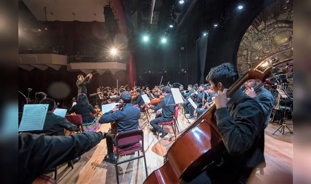 Orquesta Sinfónica del Cusco, dirigida por el maestro Theo Tupayachi. Foto: DDCC. Orquesta Sinfónica del Cusco, dirigida por el maestro Theo Tupayachi. Foto: DDCC.