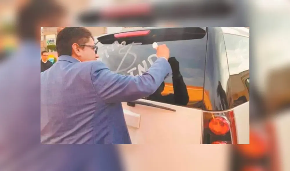 El alcalde de Fresnillo, Zacatecas evalúa rifar una camioneta adquirida en 2013 y que tuvo un costo de dos millones de pesos. (Foto: Facebook). El alcalde de Fresnillo, Zacatecas evalúa rifar una camioneta adquirida en 2013 y que tuvo un costo de dos millones de pesos. (Foto: Facebook).