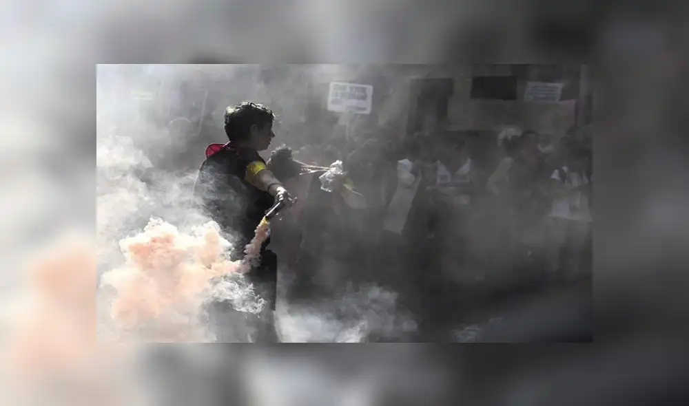 Choque entre ultraconservadores y feministas durante marcha 'a favor de la familia' en Italia [FOTOS] 