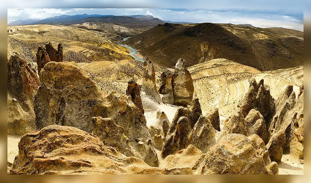 una nueva propuesta. En Sumbay, se encuentra oculto el bosque de piedras de Puruña. Este forma parte de la nueva ruta turística que aprobó la comuna de Yanahuara.