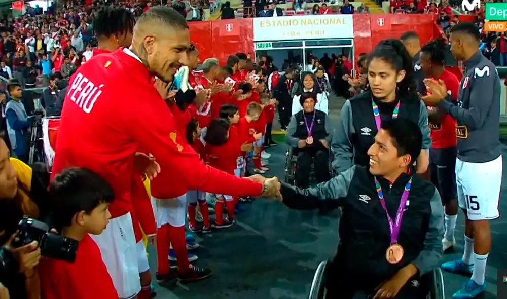 En la previa del partido amistoso contra Uruguay, la selección peruana le realizó un pasillo a los medallistas de los Juegos Panamericanos Lima 2019.