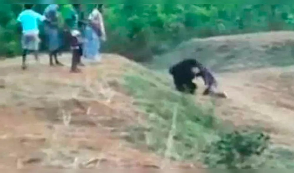 YouTube: Hombre intenta tomarse un ‘selfie’ con un oso y ocurre lo impensado [VIDEO]