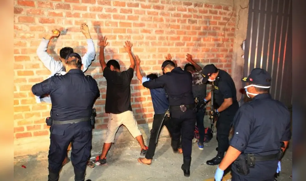 Policía en Trujillo - Detenidos - Toque de queda