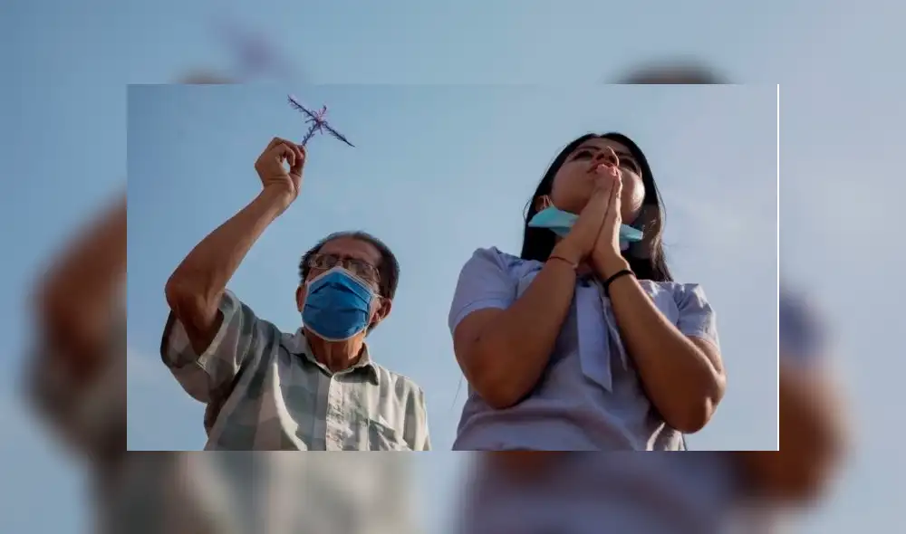 A través de un video que circula en redes sociales se ve a decenas de personas en las calles de Sao Paulo orando para el fin del COVID-19. A través de un video que circula en redes sociales se ve a decenas de personas en las calles de Sao Paulo orando para el fin del COVID-19.