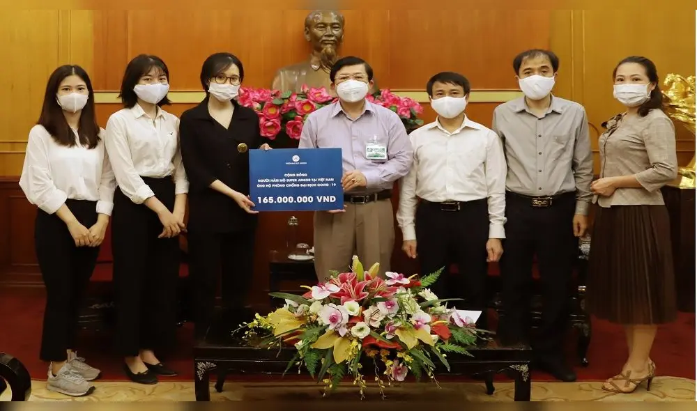 Esta es la foto oficial de las donantes. Esta es la foto oficial de las donantes.