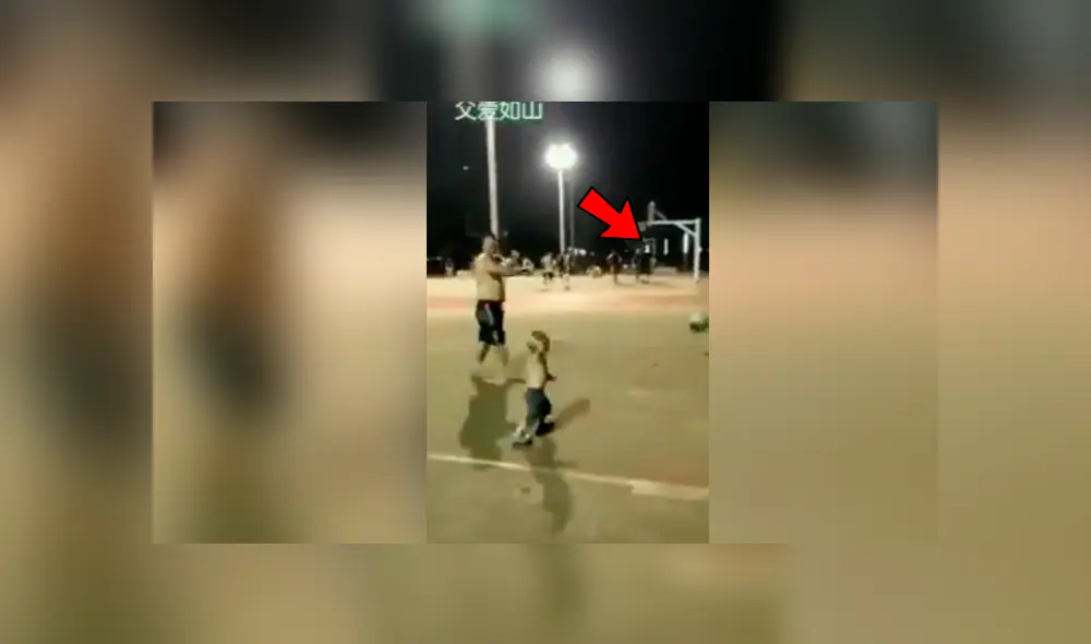 Facebook viral: padre juega básquet con su bebé y hace lo impensado para mantener su ilusión Facebook viral: padre juega básquet con su bebé y hace lo impensado para mantener su ilusión