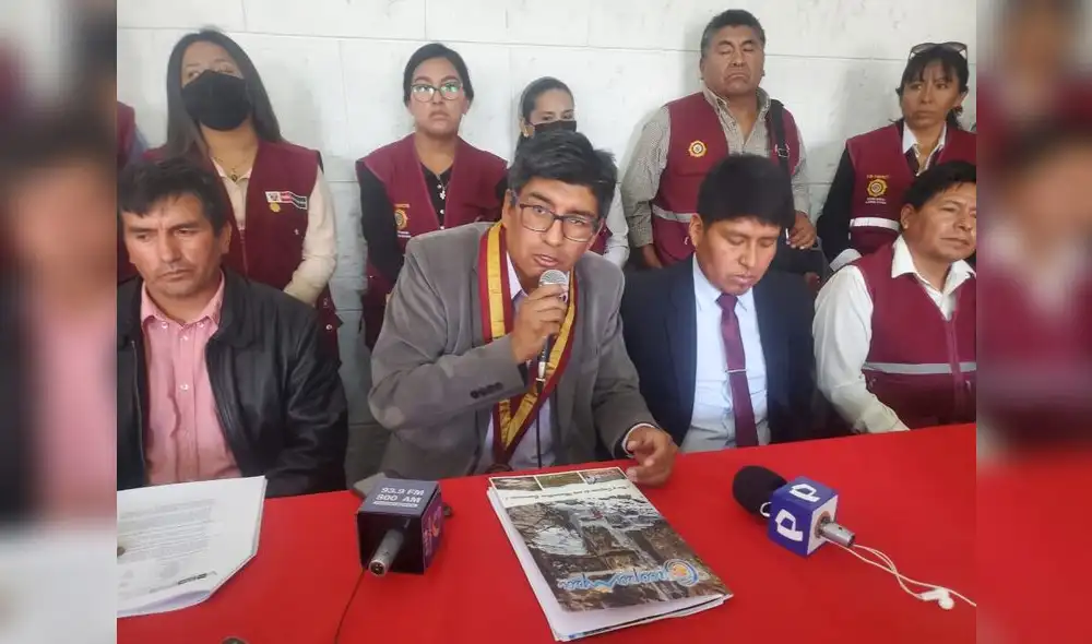 Prefecto de Arequipa, Yeremy Torres junto a los subprefectos de las 8 provincias. Foto: La República