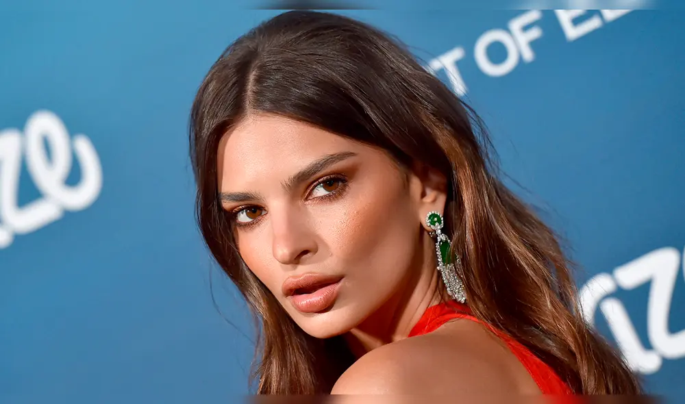 Emily Ratajkowski celebra su cumpleaños con un provocativo tatuaje