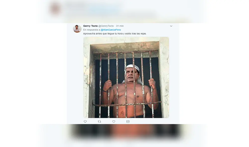 Vía Twitter: Alan García es víctima de memes por su 'selfie' frente al Estadio Nacional [FOTOS]