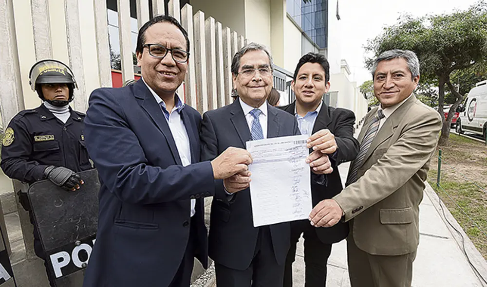 Juntos por el Perú. Lideran la lista por Lima Roberto Sánchez y el exministro Óscar Ugarte. (Foto: Melissa Merino) Juntos por el Perú. Lideran la lista por Lima Roberto Sánchez y el exministro Óscar Ugarte. (Foto: Melissa Merino)
