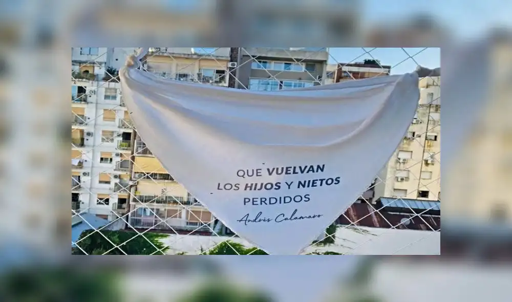 Argentina conmemora el Día de la Memoria con ‘pañuelazo’ en medio de la cuarentena Argentina conmemora el Día de la Memoria con ‘pañuelazo’ en medio de la cuarentena