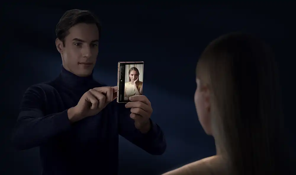 Beneficios del diseño plegable a la hora de tomar fotografías. | Foto: Royole