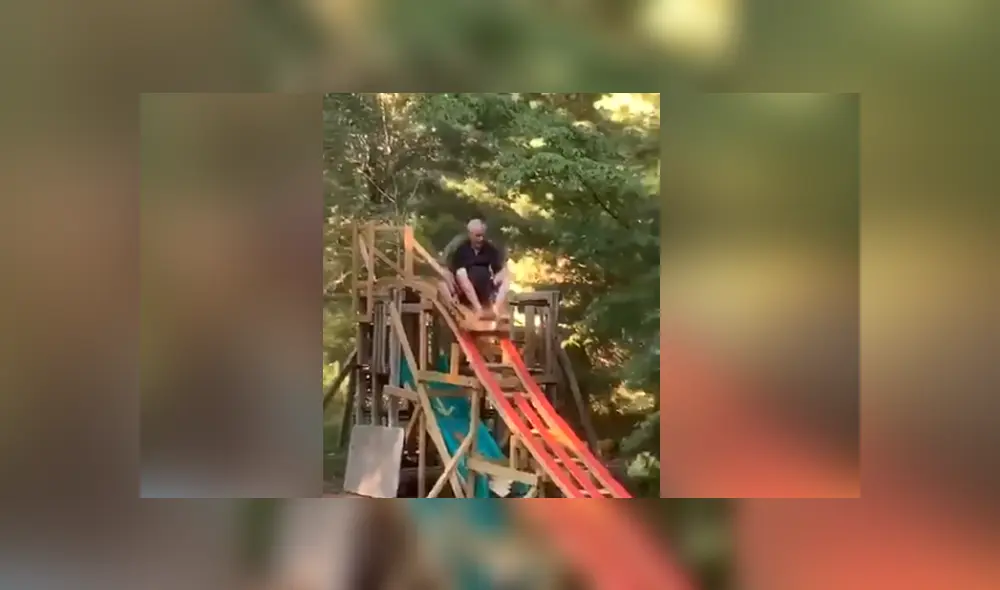 El joven, con la ayuda de su abuelo, logró construir una montaña rusa en su patio trasero. Foto: Twitter / @NBC10_Sam