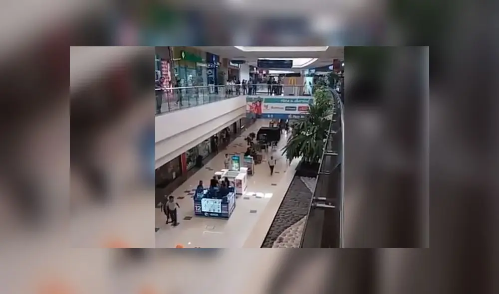 Imágenes grabados por usuarios demuestran el pánico que se vivió entre los presentes en el centro comercial. (Foto: Captura de video) Imágenes grabados por usuarios demuestran el pánico que se vivió entre los presentes en el centro comercial. (Foto: Captura de video)