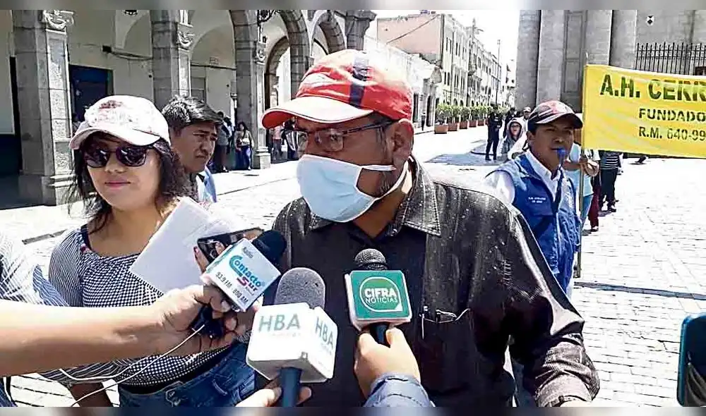 Para no contaminarse. Dirigentes se cubren con mascarillas especiales para no contaminarse con el covid-19. Para no contaminarse. Dirigentes se cubren con mascarillas especiales para no contaminarse con el covid-19.