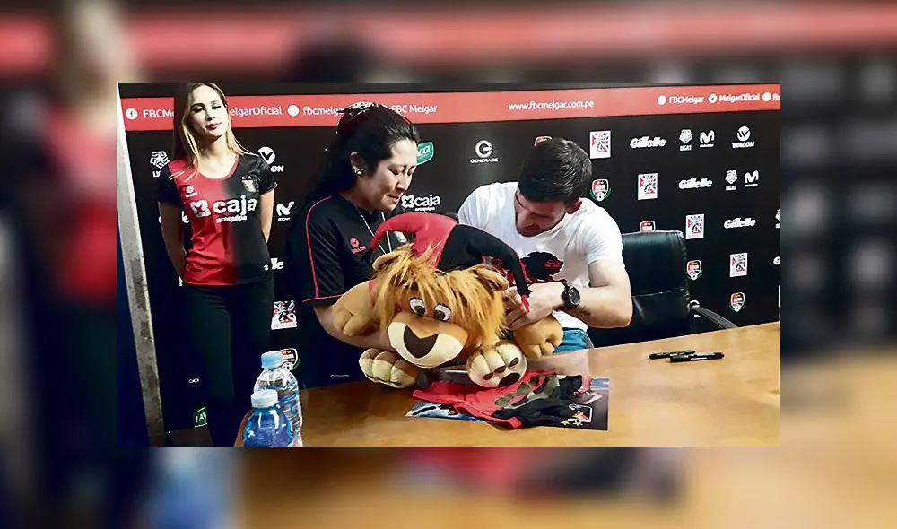emoción. Ayer los hinchas de Melgar se emocionaron hasta las lágrimas. emoción. Ayer los hinchas de Melgar se emocionaron hasta las lágrimas.