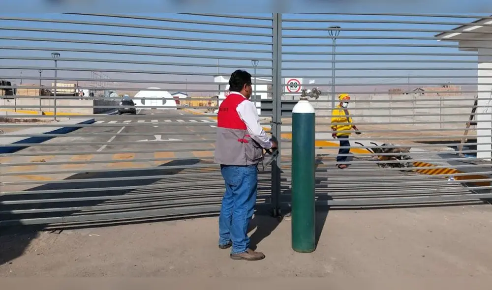 Personal de la Beneficencia fue a hospital COVID-19 de Tacna para pedir recarga de balón, pero les negaron dotación. Personal de la Beneficencia fue a hospital COVID-19 de Tacna para pedir recarga de balón, pero les negaron dotación.