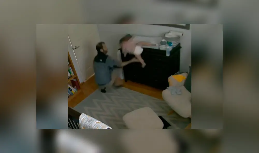Facebook viral: Cámaras ocultas en cuarto de bebé revelaron el imprudente acto de joven padre [VIDEO]