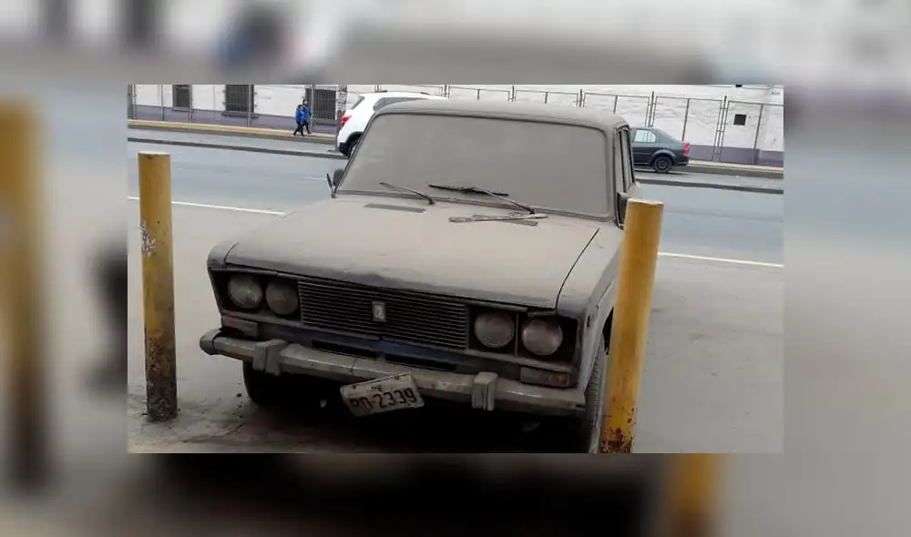 #YoDenuncio: reportan auto abandonado cerca al Ministerio de Transporte