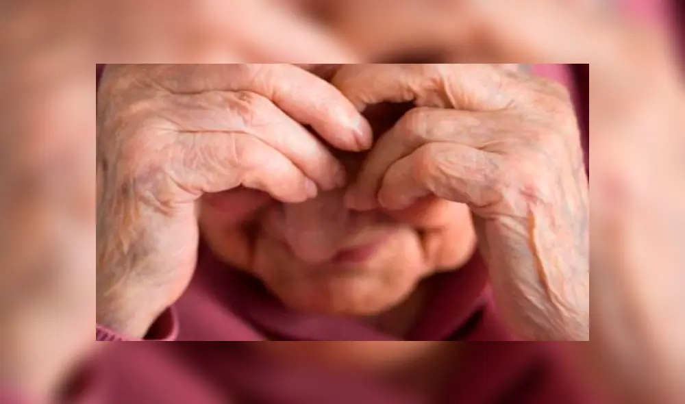 Captan a cuidadora golpeando con una correa a anciana de 93 años [VIDEO] 