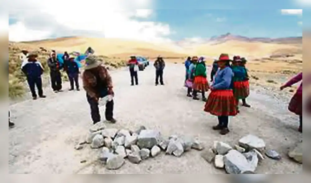 PROTESTA. Corredor minero que pasa por Velille bloqueado.