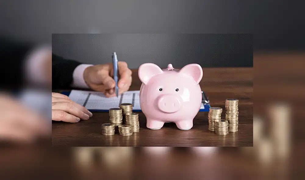 ¿Es mejor guardar mi dinero en el banco o debajo del colchón?