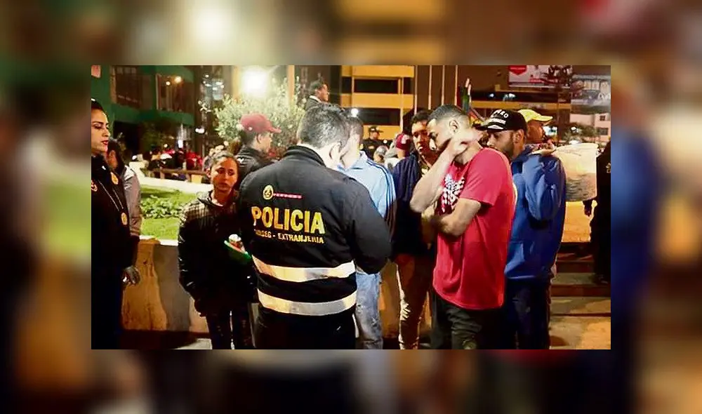 Operativo. Extranjeros pasaron por control de identidad.