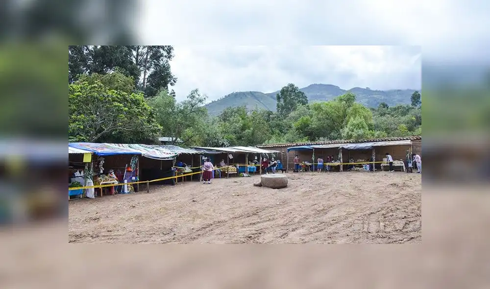 Los vecinos del barrio Uyuvirca también se organizaron y dieron apertura a su mercado zonal. Los vecinos del barrio Uyuvirca también se organizaron y dieron apertura a su mercado zonal.