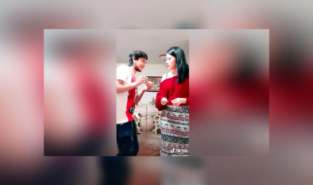 Desliza las imágenes para ver la romántica pedida de mano que hizo este joven a su novia cuando grababan un reto de baile. Foto: Paula Andrea/TikTok
