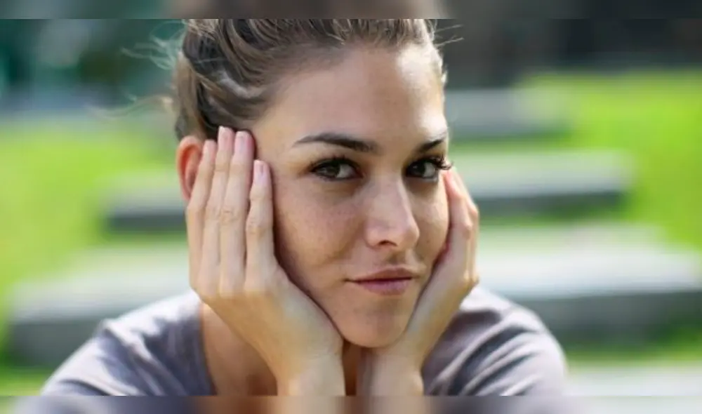 Anahí de Cardenas se muestra como Dios la trajo al mundo