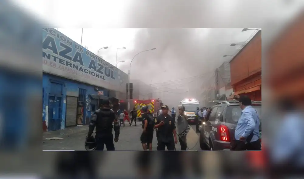 Cercado de Lima: controlan incendio que afectó galerías aledañas al Mercado Central [VIDEO Y FOTOS]