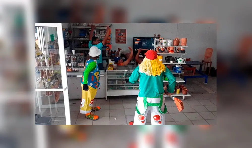 Facebook viral: dueño de tienda creyó que payasos le robarían, pero pasó esto [VIDEO]
