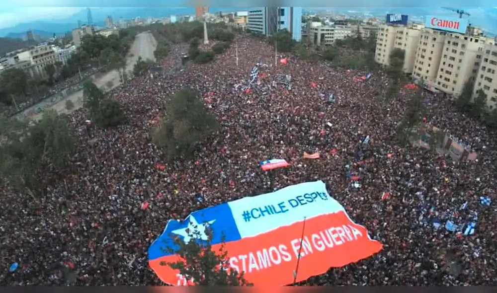 “Gracias a la juventud esto reventó, para Chile llegó el momento de cambio”, expresó el baterista.