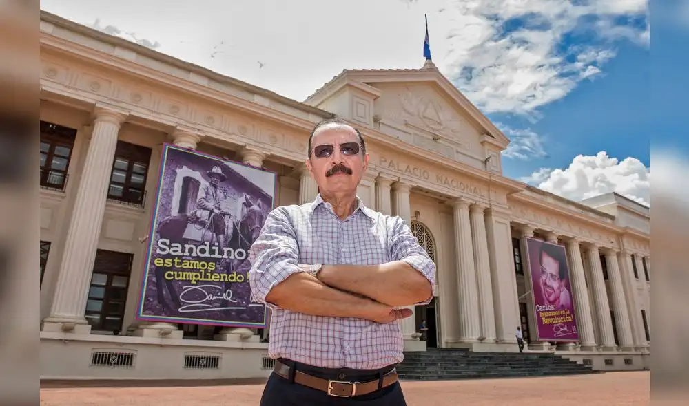 Nicaraguan retired Army General Hugo Torres, former Sandinista Renovation Movement member, and current member of the Unamos party, poses outside the National Palace in Managua on October 03, 2017. - Former guerrilla Hugo Torres Jimenez, one of the 46 opponents of Daniel Ortega's government imprisoned in Nicaragua, died on February 12, 2022 his relatives said in a statement, without giving further details. (Photo by Oscar NAVARRETE / AFP) Nicaraguan retired Army General Hugo Torres, former Sandinista Renovation Movement member, and current member of the Unamos party, poses outside the National Palace in Managua on October 03, 2017. - Former guerrilla Hugo Torres Jimenez, one of the 46 opponents of Daniel Ortega's government imprisoned in Nicaragua, died on February 12, 2022 his relatives said in a statement, without giving further details. (Photo by Oscar NAVARRETE / AFP)