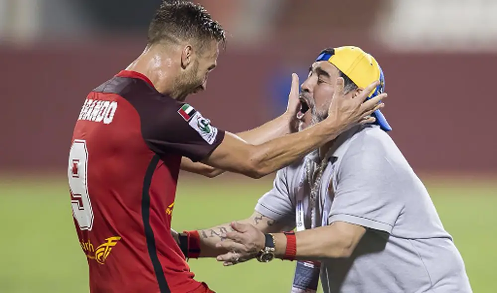 Diego Armando Maradona y Danilo Carando en el Al-Fujairah de Dubai. | Foto: redes sociales Diego Armando Maradona y Danilo Carando en el Al-Fujairah de Dubai. | Foto: redes sociales