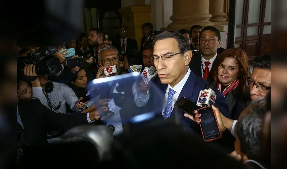Martín Vizcarra llega al Congreso para anunciar la inasistencia del Ejecutivo a la Comisión de Constitución [FOTOS]