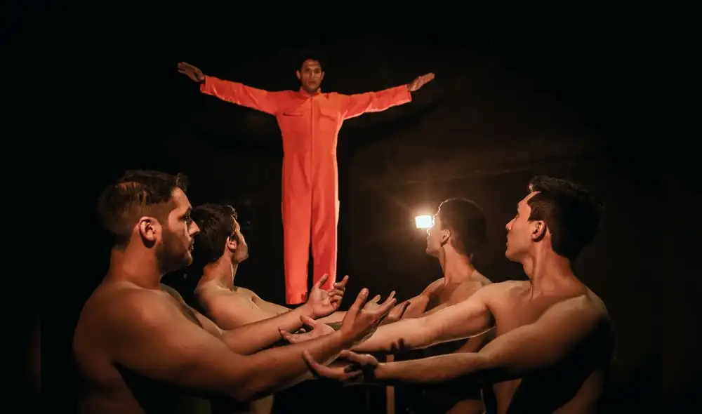 La propuesta desde la dramaturgia de "Roberto Zucco" está en que la caracterización debe ser muy intensa, debe priorizar expresión. Foto: Difusión prensa. La propuesta desde la dramaturgia de "Roberto Zucco" está en que la caracterización debe ser muy intensa, debe priorizar expresión. Foto: Difusión prensa.