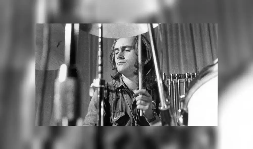 Cantante Phil Collins brinda concierto en silla de ruedas [FOTOS]