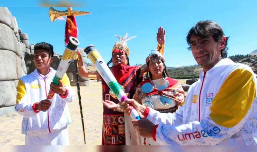 Inca y atleta destacada de Cusco recibieron antorcha de los Panamericanos 2019. Inca y atleta destacada de Cusco recibieron antorcha de los Panamericanos 2019.