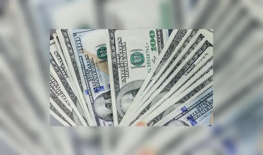 Precio del dólar trepó hasta S/3,285 este jueves 