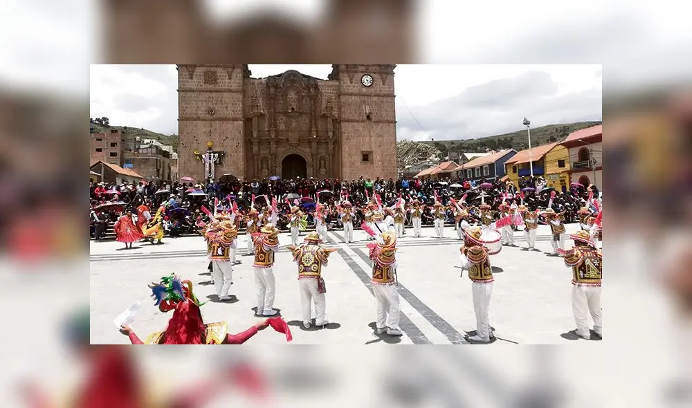 Presentación. Conjuntos trasladaron la fiesta a la Plaza. Presentación. Conjuntos trasladaron la fiesta a la Plaza.