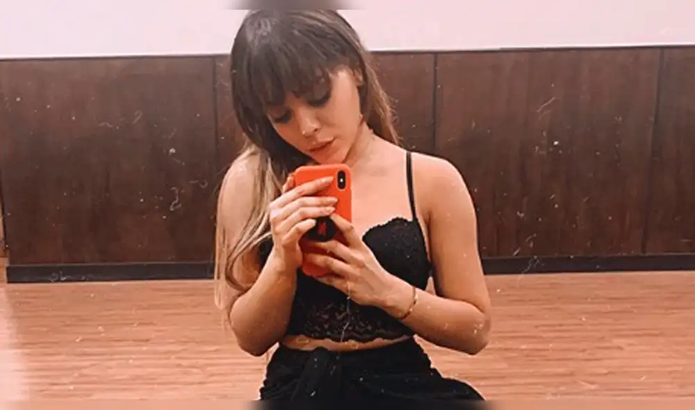 Danna Paola asombra a fans con atrevida foto en prendas íntimas