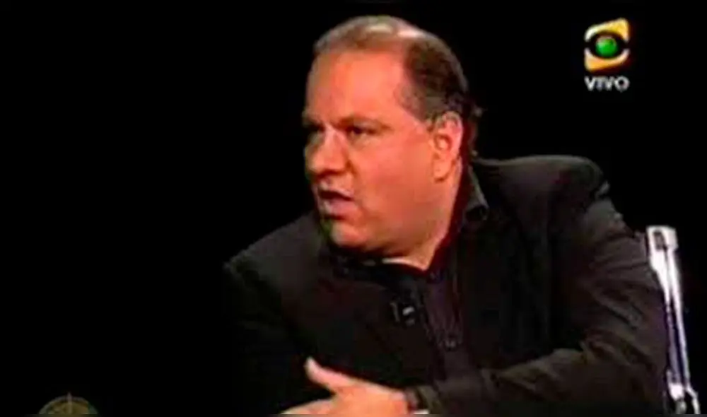 Cámaras de "Magaly TV: La Firme" grabaron a la expareja de 'Brad Pizza' en compañía de un joven. Cámaras de "Magaly TV: La Firme" grabaron a la expareja de 'Brad Pizza' en compañía de un joven.