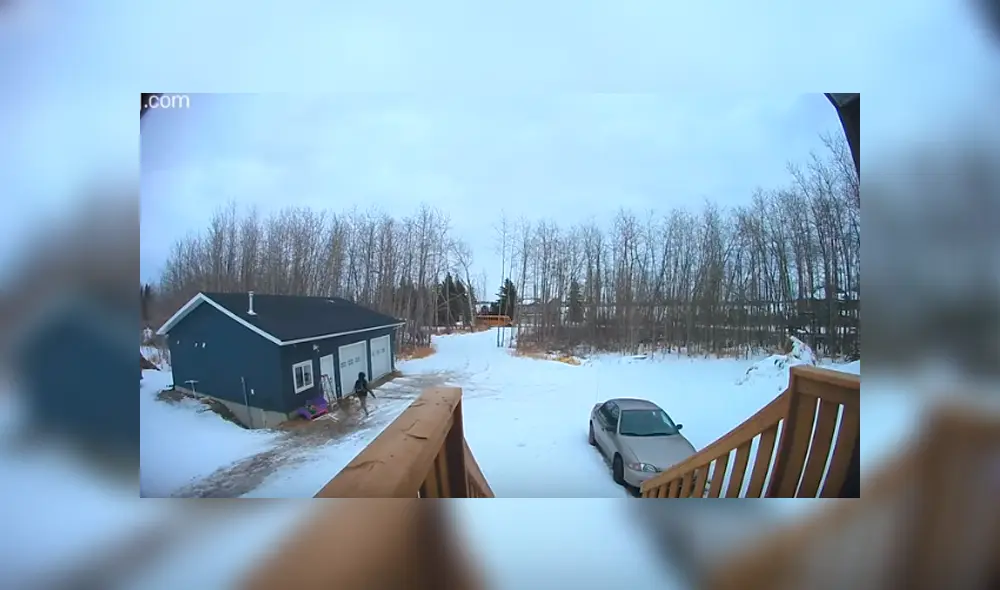 Desliza hacia al izquierda para ver el blooper que cometió un joven estudiante. Imágenes de YouTube.