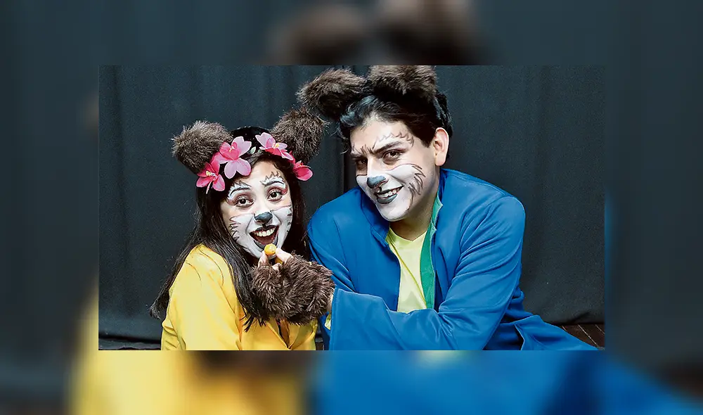 Escena. Los osos Bombo y Selma, interpretados por Víctor Coveñas y Priscila Arévalo.