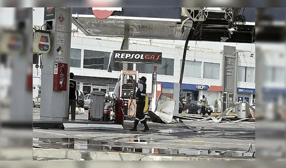 Puno: Grifo clandestino funcionaba en terminal de vehículos en Juliaca Puno: Grifo clandestino funcionaba en terminal de vehículos en Juliaca